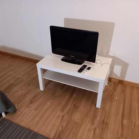 3 Hebergements - Au 1Er Etage 1 Appartement 2 Pieces Et Au 2Eme Etage Un Logement De 2 Chambres Louees Separement Avec Coin Cuisine Et Toilettes A Partager- Dans Pavillon Au Pied Du Rer B A 5 Minutes De Paris Et 30 Mn Stade De France カシャン エクステリア 写真