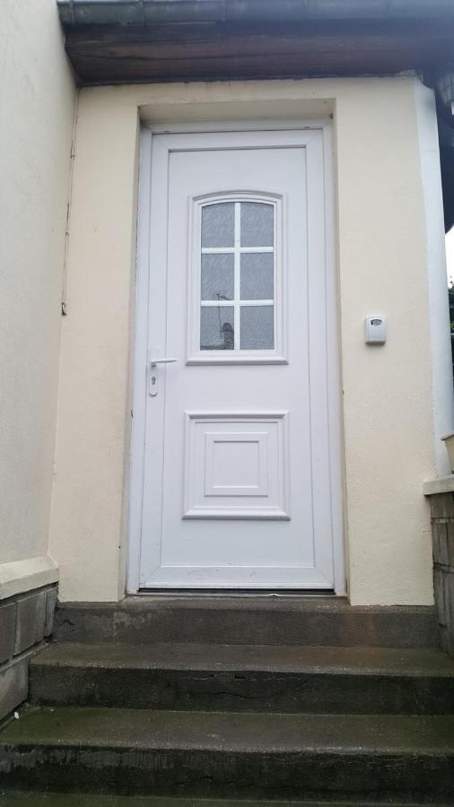 3 Hebergements - Au 1Er Etage 1 Appartement 2 Pieces Et Au 2Eme Etage Un Logement De 2 Chambres Louees Separement Avec Coin Cuisine Et Toilettes A Partager- Dans Pavillon Au Pied Du Rer B A 5 Minutes De Paris Et 30 Mn Stade De France カシャン エクステリア 写真
