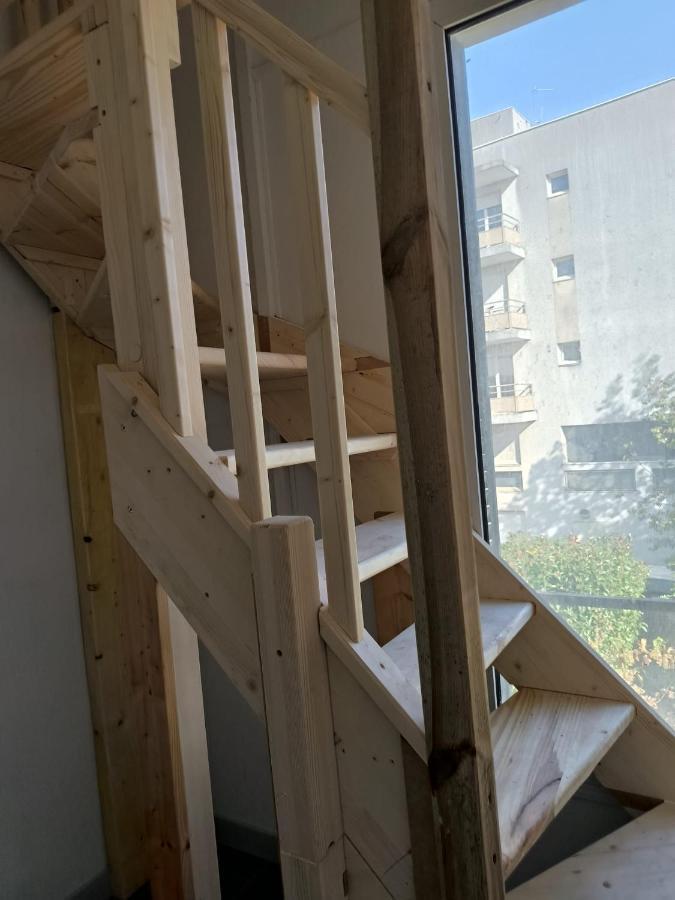 3 Hebergements - Au 1Er Etage 1 Appartement 2 Pieces Et Au 2Eme Etage Un Logement De 2 Chambres Louees Separement Avec Coin Cuisine Et Toilettes A Partager- Dans Pavillon Au Pied Du Rer B A 5 Minutes De Paris Et 30 Mn Stade De France カシャン エクステリア 写真