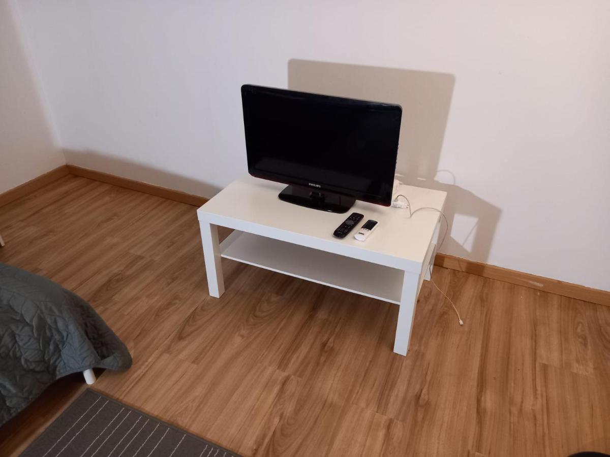 3 Hebergements - Au 1Er Etage 1 Appartement 2 Pieces Et Au 2Eme Etage Un Logement De 2 Chambres Louees Separement Avec Coin Cuisine Et Toilettes A Partager- Dans Pavillon Au Pied Du Rer B A 5 Minutes De Paris Et 30 Mn Stade De France カシャン エクステリア 写真