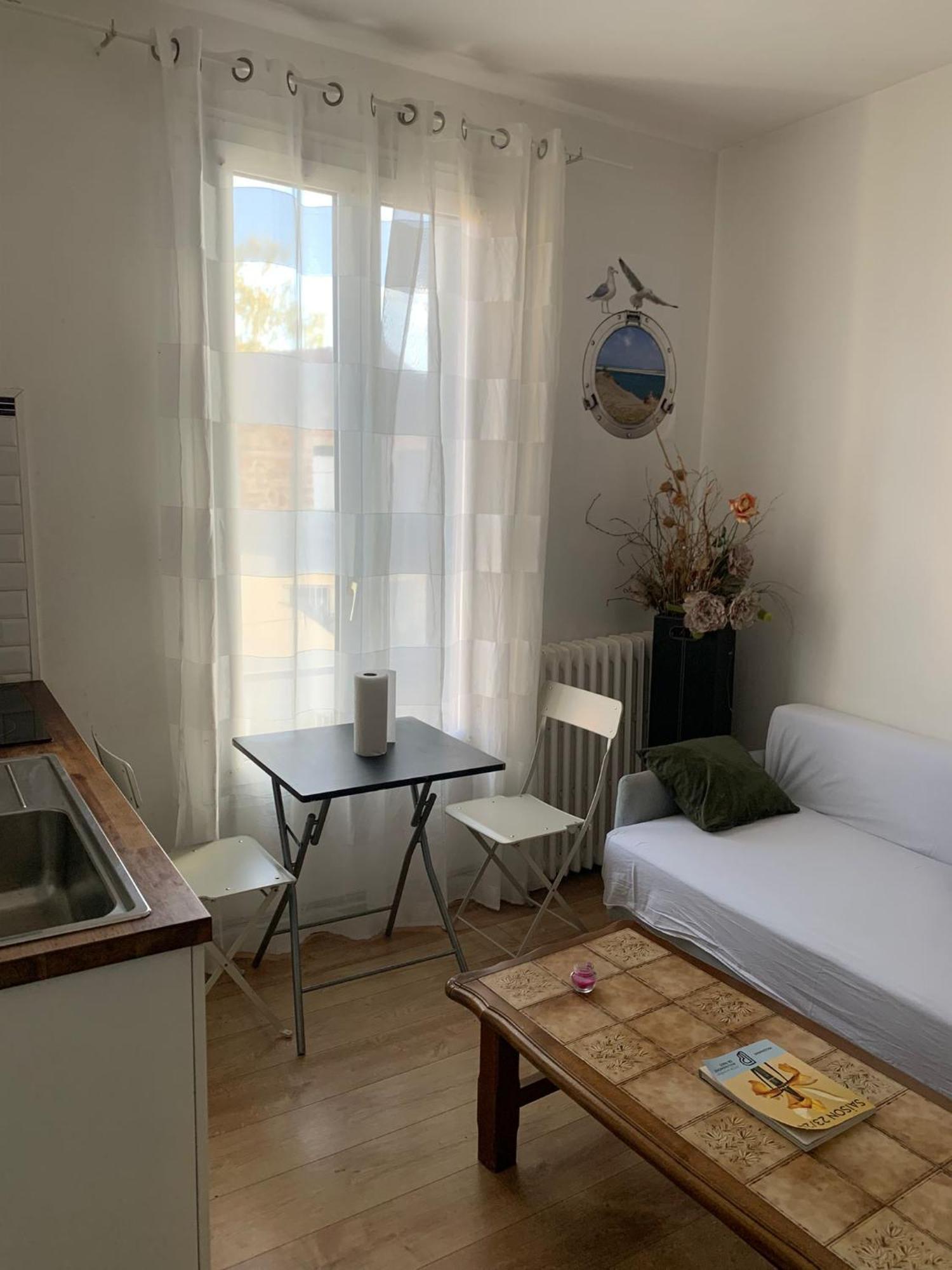 3 Hebergements - Au 1Er Etage 1 Appartement 2 Pieces Et Au 2Eme Etage Un Logement De 2 Chambres Louees Separement Avec Coin Cuisine Et Toilettes A Partager- Dans Pavillon Au Pied Du Rer B A 5 Minutes De Paris Et 30 Mn Stade De France カシャン エクステリア 写真